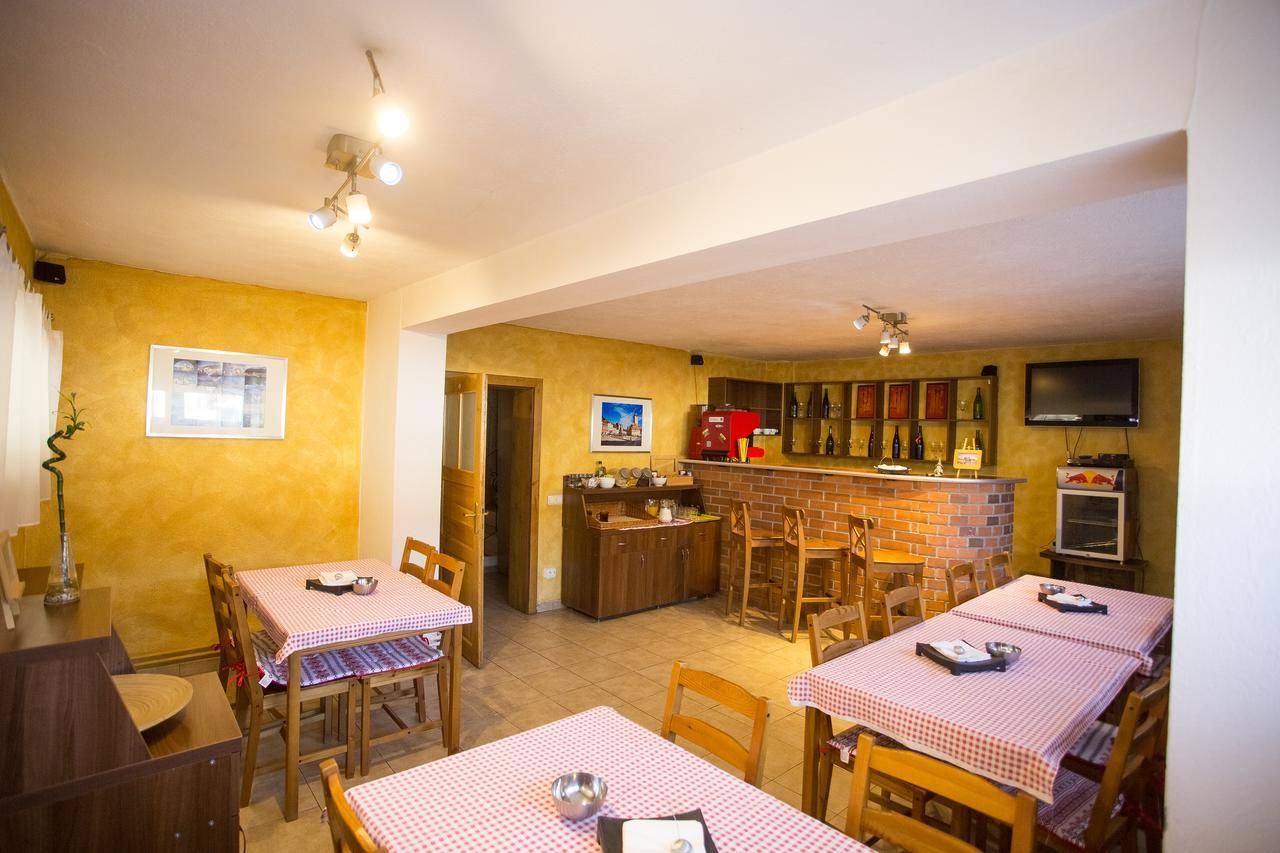 Гостевой дом Pension Gallery Брашов-32